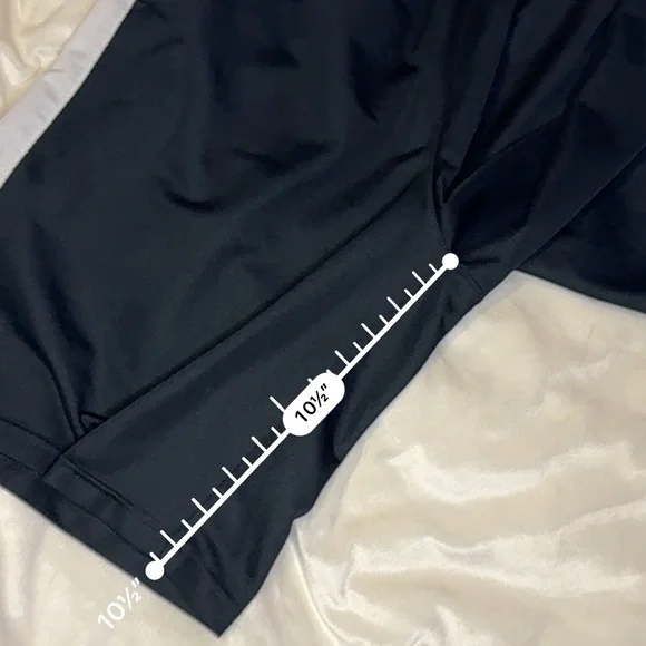Nike Mens large Athletic Shorts Black with white accents no liner 10-1/2” inseam - Picture 3 of 9